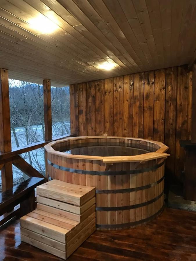 Кам'Яний Двір Mykulychyn Ngoại thất bức ảnh